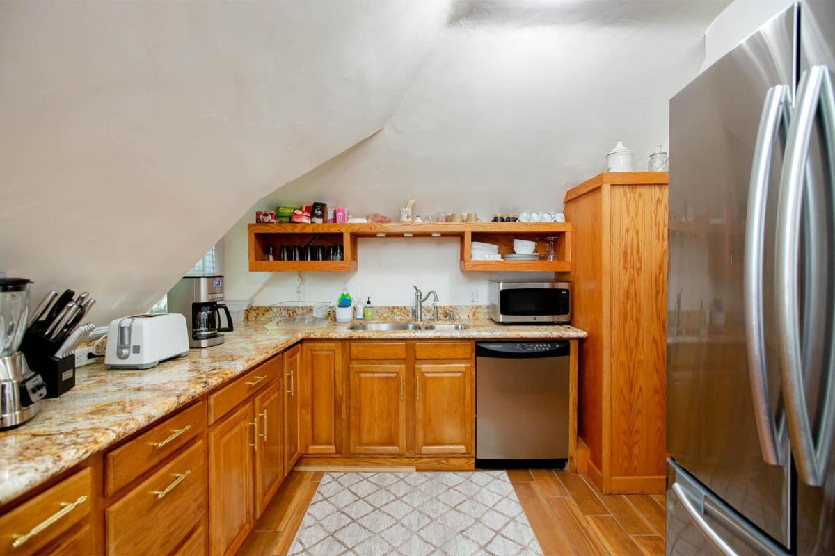 Alameda 3Br Unique Victorian Penthouse With Deck And Outdoor Furniture, Ac, 3 Blocks To Beach & Shopping Center & 2 Free Parking Spaces Extérieur photo