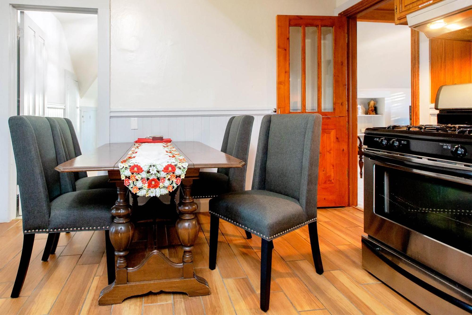 Alameda 3Br Unique Victorian Penthouse With Deck And Outdoor Furniture, Ac, 3 Blocks To Beach & Shopping Center & 2 Free Parking Spaces Extérieur photo