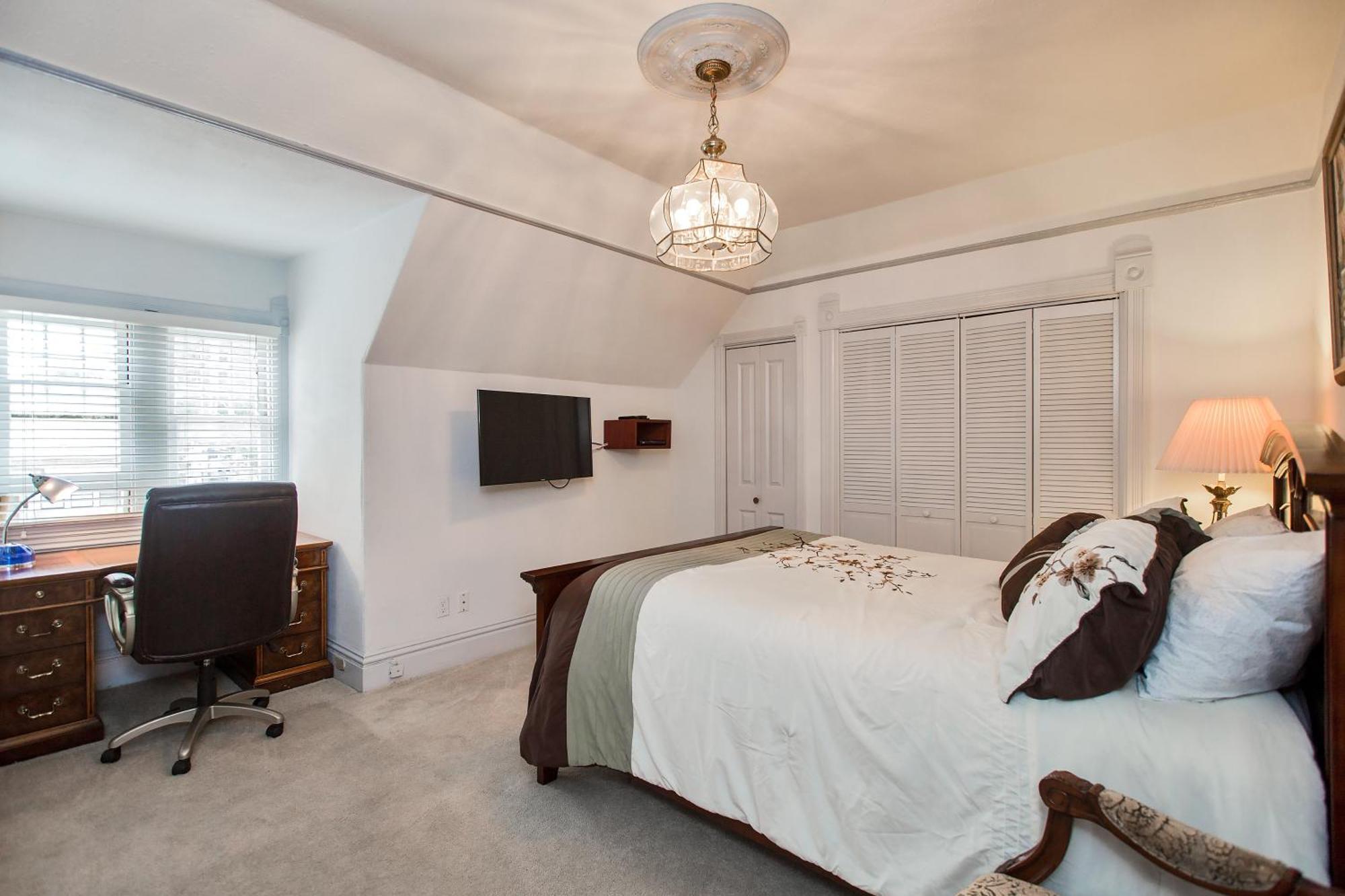 Alameda 3Br Unique Victorian Penthouse With Deck And Outdoor Furniture, Ac, 3 Blocks To Beach & Shopping Center & 2 Free Parking Spaces Extérieur photo